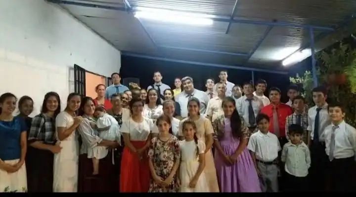La congregación de Itá cuando las reuniones se realizaban en casa del Pastor Ever Rojas en el año 2018.